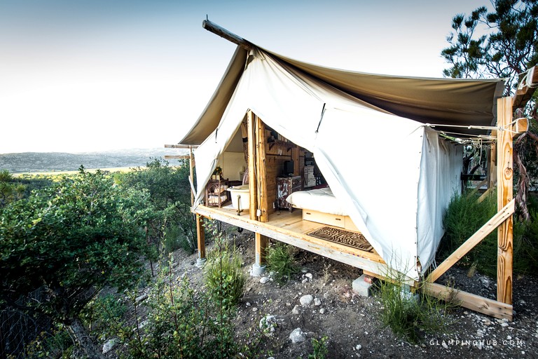  3 Fun Alternatives To A Hotel Room When You Travel