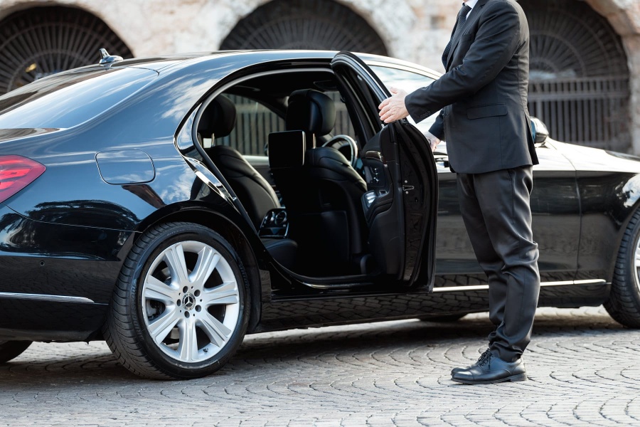 Need Private Transportation Services in Geneva