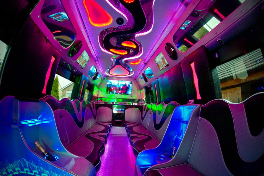 Things to Remember When Booking a Mississauga Party Bus
